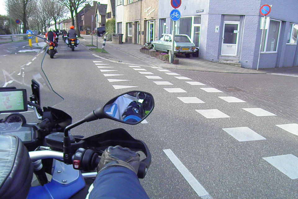 Motorrijbewijspoint Zaltbommel theorie cursus online